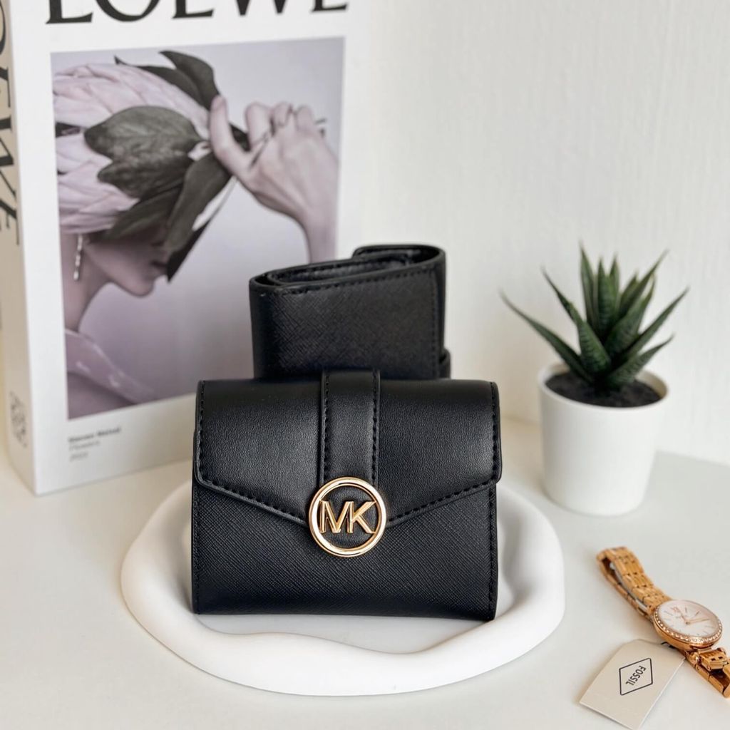 JuzBeauty_JuzBeautyMalaysia_JuzPretty_Authentic_Kbeauty_Malaysia_Skin_Care_Cosmetics_Jbeauty_Health_Care_korean_streetwear_US_Luxury_MICHAEL KORS 35S2GNMF6L Carmen Md Flap Bifold Wallet Black 女士钱包