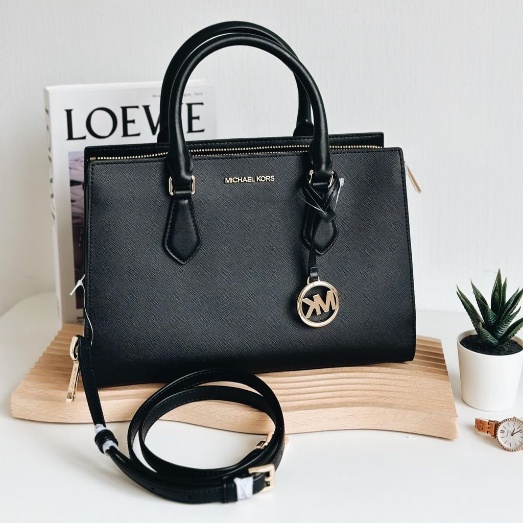 JuzBeauty_JuzBeautyMalaysia_JuzPretty_Authentic_Kbeauty_Malaysia_Skin_Care_Cosmetics_Jbeauty_Health_Care_korean_streetwear_US_Luxury_MICHAEL KORS 35S3G6HS2L Sheila Medium Faux Saffiano Leather Satchel In Black 斜挎包1