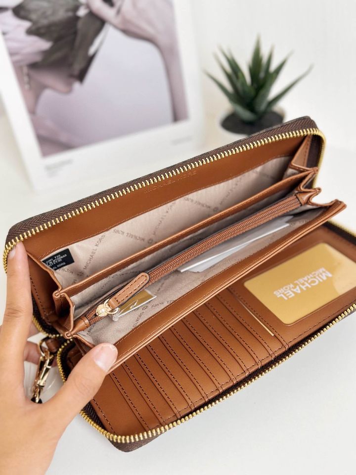 JuzBeauty_JuzBeautyMalaysia_JuzPretty_Authentic_Kbeauty_Malaysia_Skin_Care_Cosmetics_Jbeauty_Health_Care_korean_streetwear_US_Luxury_MICHAEL KORS 35F8GTVT3B Jet Set Travel Zip Around Continental Wallet In Brown Acorn 手拿包2.jpg