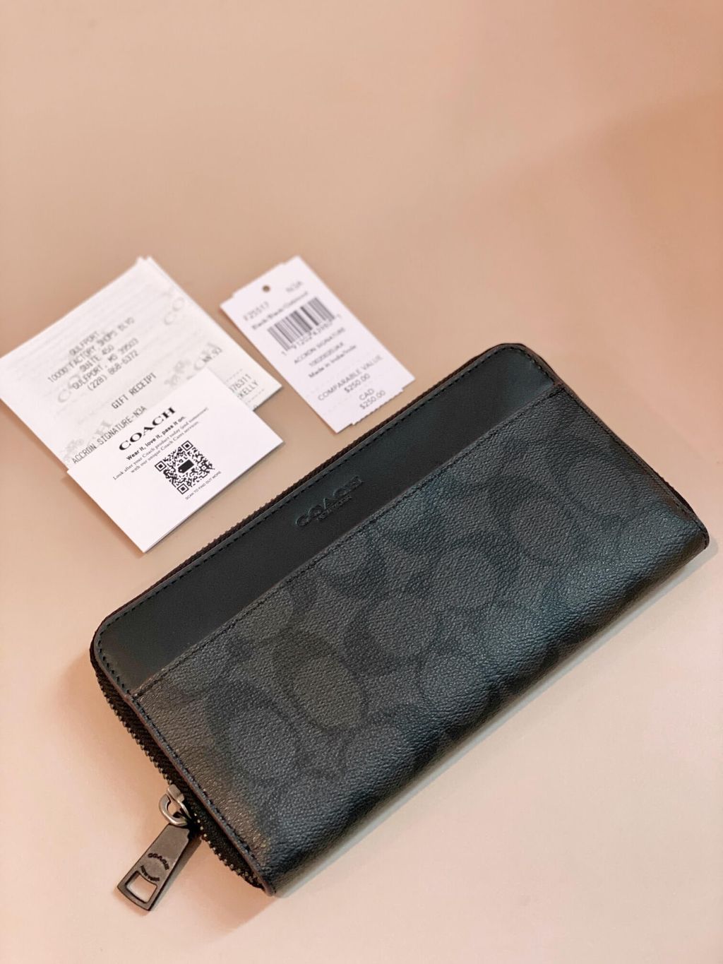 JuzBeauty_JuzBeautyMalaysia_JuzPretty_Authentic_Kbeauty_Malaysia_Skin_Care_Cosmetics_Jbeauty_Health_Care_korean_streetwear_US_Luxury_COACH F25517 Accordion Wallet In Signature Canvas In Black Oxblood 男士长钱包 1.jpg