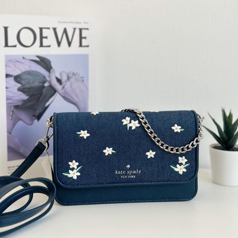 JuzBeauty_JuzBeautyMalaysia_JuzPretty_Authentic_Kbeauty_Malaysia_Skin_Care_Cosmetics_Jbeauty_Health_Care_korean_streetwear_US_Luxury_KATE SPADE KD740 Madison Floral Embroidered Denim Flap Convertible Crossbody Blazer Blue 斜挎包1