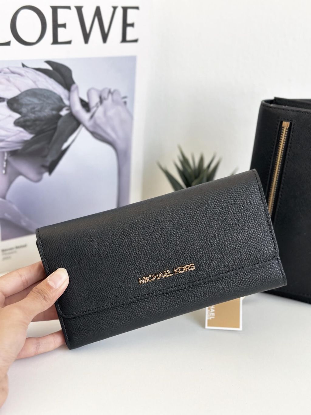 JuzBeauty_JuzBeautyMalaysia_JuzPretty_Authentic_Kbeauty_Malaysia_Skin_Care_Cosmetics_Jbeauty_Health_Care_korean_streetwear_US_Luxury_MICHAEL KORS 35S8GTVF7L Jet Set Travel Large Trifold Wallet In Black 女士长钱包5.jpg