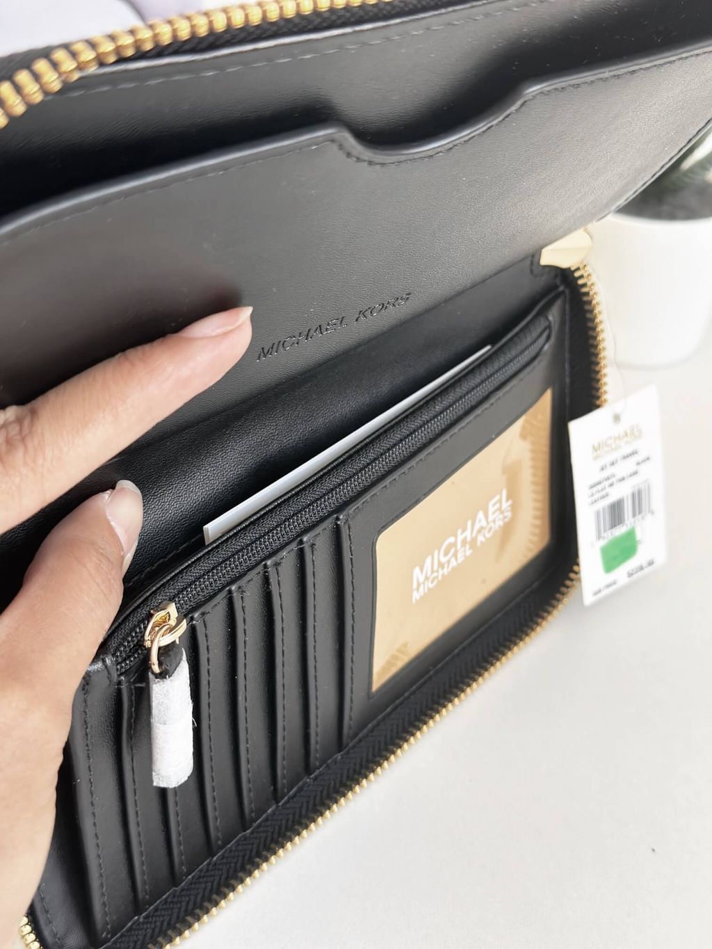 JuzBeauty_JuzBeautyMalaysia_JuzPretty_Authentic_Kbeauty_Malaysia_Skin_Care_Cosmetics_Jbeauty_Health_Care_korean_streetwear_US_Luxury_MICHAEL KORS 35S9GTVE7L Jet Set Travel Large Flat Multifunction Phone Case Wristlet Leather In Black 女士手拿包3.jpg