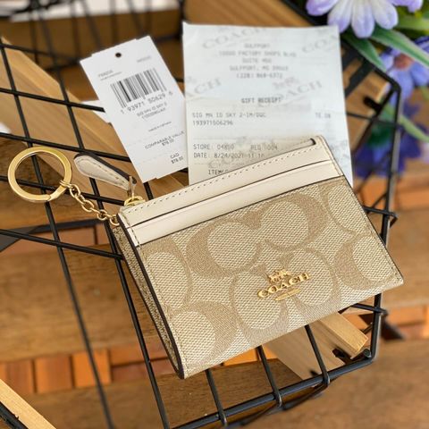 JuzBeauty_JuzBeautyMalaysia_JuzPretty_Authentic_Kbeauty_Malaysia_Skin_Care_Cosmetics_Jbeauty_Health_Care_korean_streetwear_US_Luxury_COACH F88208 Mini Skinny Id Case In Signature Canvas Im light Khaki Chalk 女士卡包6