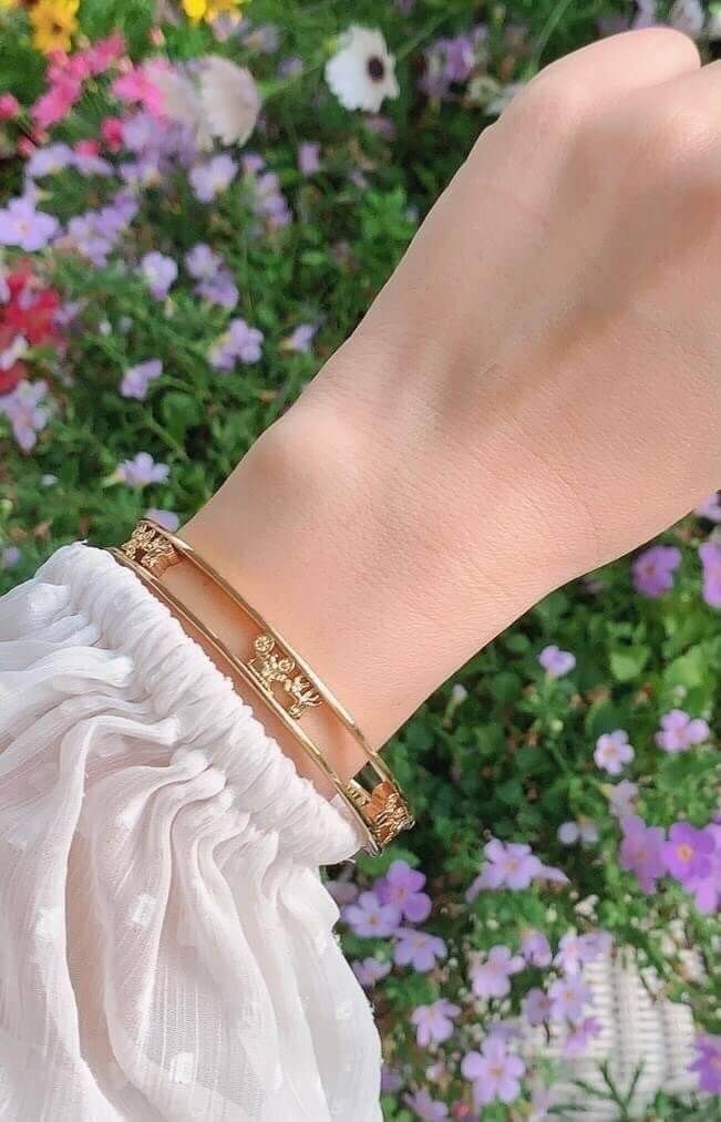 JuzBeauty_JuzBeautyMalaysia_JuzPretty_Authentic_Kbeauty_Malaysia_Skin_Care_Cosmetics_Jbeauty_Health_Care_korean_streetwear_US_Luxury_COACH 5964 Horse And Carriage Bangle In Gold 手环1.jpg