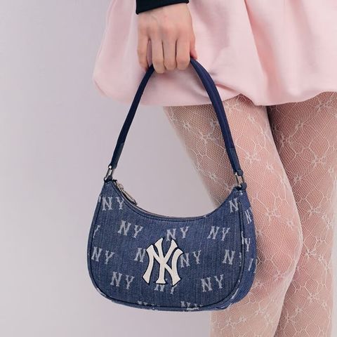 JuzBeauty-JuzBeautyMalaysia-JuzPretty-Authentic-Kbeauty-Malaysia-Skin-Care-Cosmetics-Jbeauty-Health-Care-korean-streetwear-MLB Classic Monogram Denim Hobo Bag New York Yankees 牛仔腋下包2