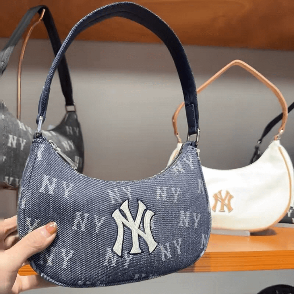 JuzBeauty-JuzBeautyMalaysia-JuzPretty-Authentic-Kbeauty-Malaysia-Skin-Care-Cosmetics-Jbeauty-Health-Care-korean-streetwear-MLB Classic Monogram Denim Hobo Bag New York Yankees 牛仔腋下包9