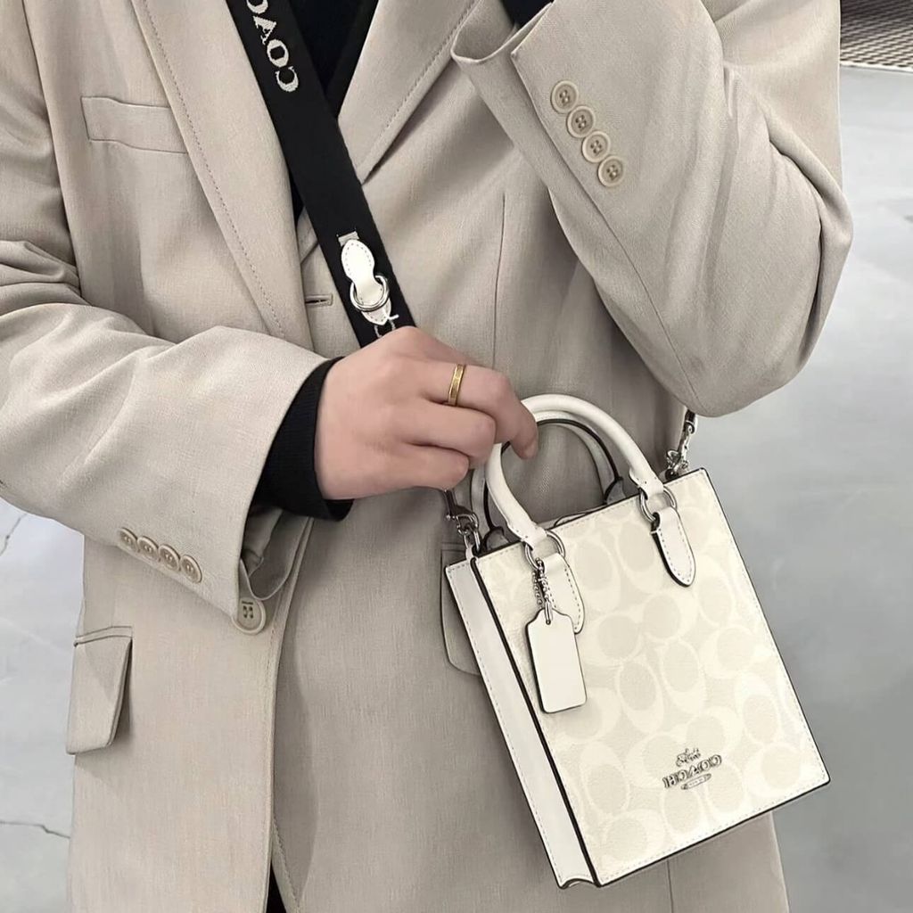 JuzBeauty_JuzBeautyMalaysia_JuzPretty_Authentic_Kbeauty_Malaysia_Skin_Care_Cosmetics_Jbeauty_Health_Care_korean_streetwear_US_Luxury_COACH CP011 North South Mini Tote In Signature Canvas In Glacier White 琴谱包2