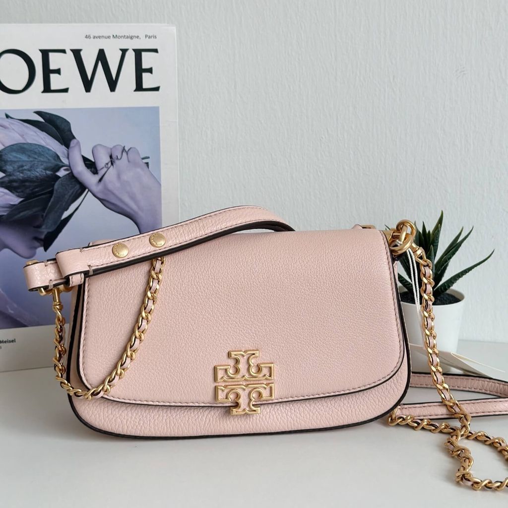 JuzBeauty_JuzBeautyMalaysia_JuzPretty_Authentic_Kbeauty_Malaysia_Skin_Care_Cosmetics_Jbeauty_Health_Care_korean_streetwear_US_Luxury_TORY BURCH 138772 Britten Convertible Crossbody in Shell Pink 腋下包4