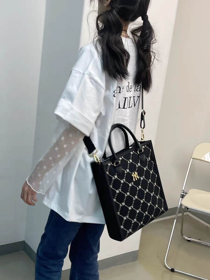 JuzBeauty-JuzBeautyMalaysia-JuzPretty-Authentic-Kbeauty-Malaysia-Skin-Care-Cosmetics-Jbeauty-Health-Care-korean-streetwear-MLB Diamond Monogram Tote Bag 托特包 7ACRMD24N Kids4