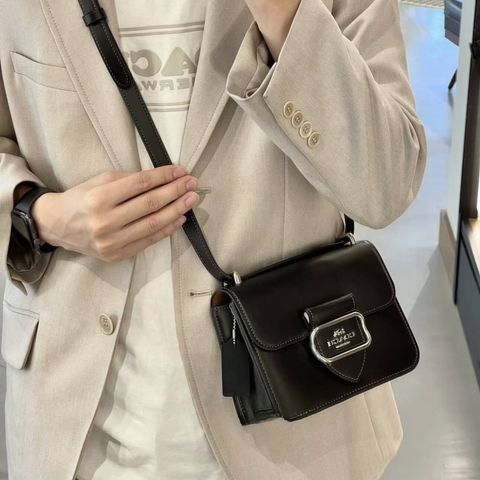 JuzBeauty_JuzBeautyMalaysia_JuzPretty_Authentic_Kbeauty_Malaysia_Skin_Care_Cosmetics_Jbeauty_Health_Care_korean_streetwear_US_Luxury_COACH CL416 Morgan Square Crossbody In Black 斜挎包3