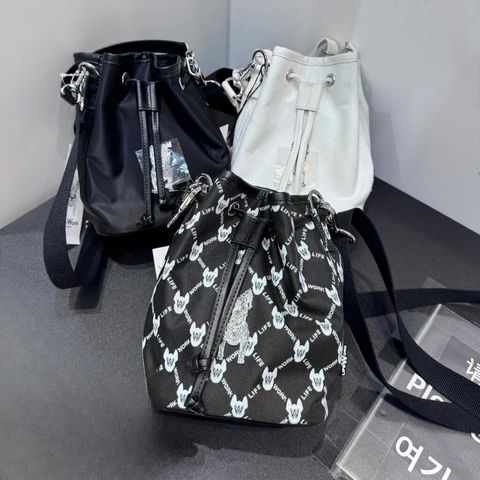 JuzBeauty-JuzBeautyMalaysia-JuzPretty-Authentic-Kbeauty-Malaysia-Skin-Care-Cosmetics-Jbeauty-Health-Care-korean-streetwear-LIFEWORK Jagard 2 Way Mini Bucket Bag 水桶包6