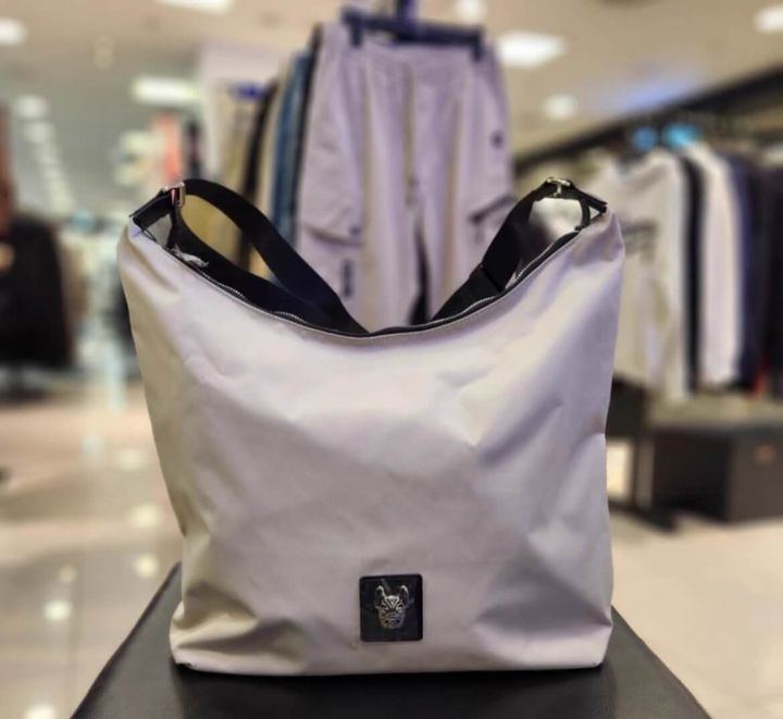 JuzBeauty-JuzBeautyMalaysia-JuzPretty-Authentic-Kbeauty-Malaysia-Skin-Care-Cosmetics-Jbeauty-Health-Care-korean-streetwear-LIFEWORK Basic Soft Big Crossbody Bag 斜挎包 LW245BG9305