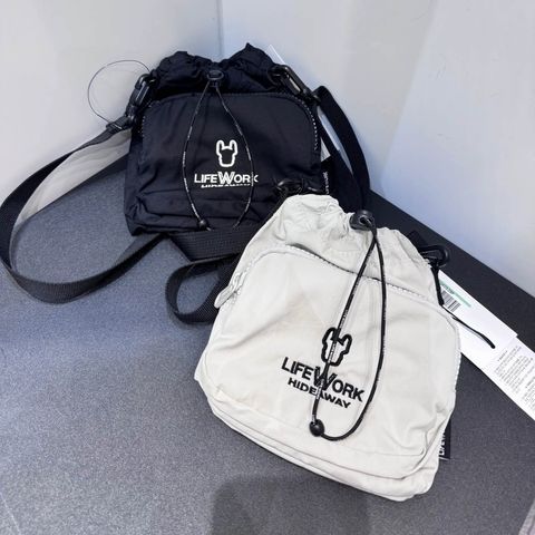 JuzBeauty-JuzBeautyMalaysia-JuzPretty-Authentic-Kbeauty-Malaysia-Skin-Care-Cosmetics-Jbeauty-Health-Care-korean-streetwear-LIFEWORK Vislon Zipper Shirring Mini Crossbody Bag 斜挎包 LW245BG4051