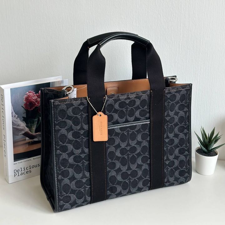 JuzBeauty_JuzBeautyMalaysia_JuzPretty_Authentic_Kbeauty_Malaysia_Skin_Care_Cosmetics_Jbeauty_Health_Care_korean_streetwear_US_Luxury_COACH CP105 Smith Tote In Signature Denim 托特包5