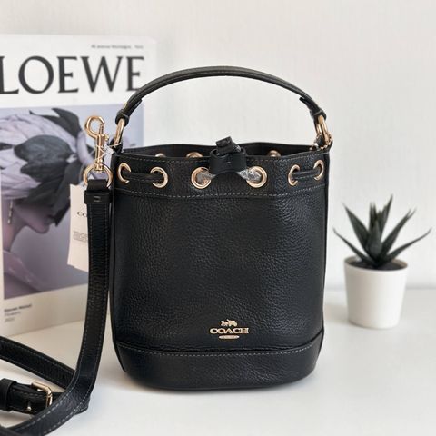 JuzBeauty_JuzBeautyMalaysia_JuzPretty_Authentic_Kbeauty_Malaysia_Skin_Care_Cosmetics_Jbeauty_Health_Care_korean_streetwear_US_Luxury_COACH CN683 Dempsey Drawstring Bucket Bag 15 In Black 水桶包4