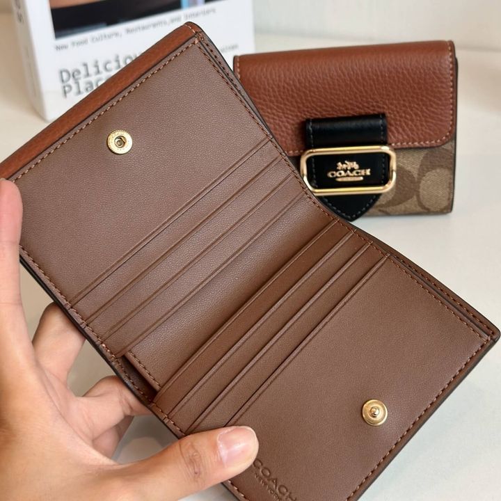 JuzBeauty_JuzBeautyMalaysia_JuzPretty_Authentic_Kbeauty_Malaysia_Skin_Care_Cosmetics_Jbeauty_Health_Care_korean_streetwear_US_Luxury_COACH CF472 Small Morgan Wallet In Colorblock Signature Canvas In Im-Khaki Multi 女款钱包1