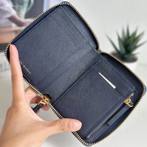 JuzBeauty_JuzBeautyMalaysia_JuzPretty_Authentic_Kbeauty_Malaysia_Skin_Care_Cosmetics_Jbeauty_Health_Care_korean_streetwear_US_Luxury_TORY BURCH 136098 0522 Emerson Medium Wallet In Navy 女款钱包1