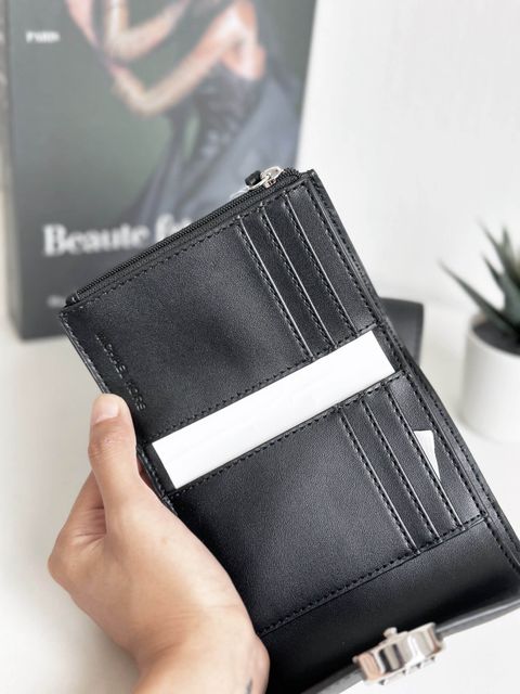 JuzBeauty_JuzBeautyMalaysia_JuzPretty_Authentic_Kbeauty_Malaysia_Skin_Care_Cosmetics_Jbeauty_Health_Care_korean_streetwear_US_Luxury_MICHAEL KORS 35H3SNMF6I Carmen Medium Crocodile Embossed Tri-fold Envelope Wallet In Black 女款钱包5.jpg
