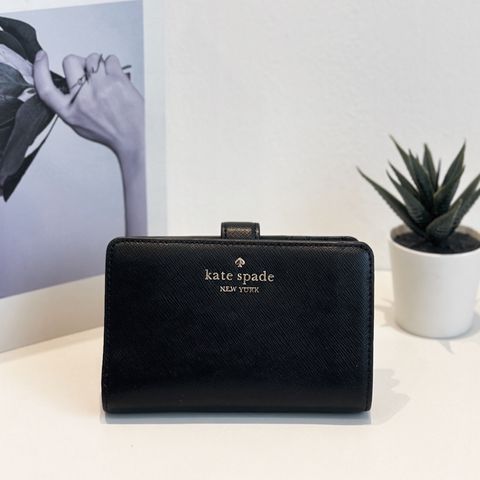JuzBeauty_JuzBeautyMalaysia_JuzPretty_Authentic_Kbeauty_Malaysia_Skin_Care_Cosmetics_Jbeauty_Health_Care_korean_streetwear_US_Luxury_KATE SPADE KC580 Madison Medium Compact Bifold Wallet In Black 女款钱包2