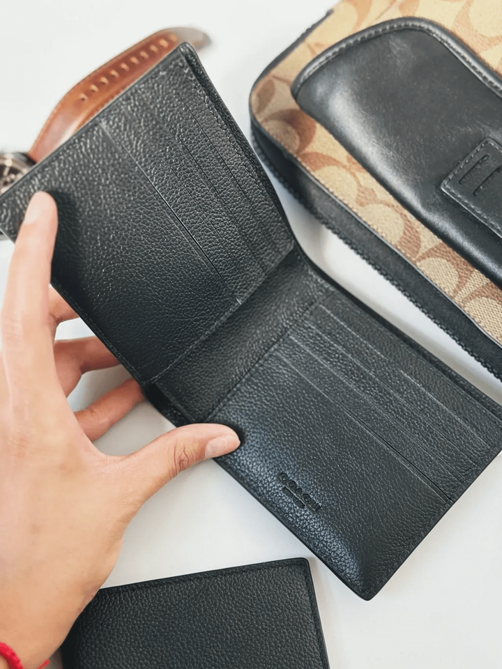 JuzBeauty_JuzBeautyMalaysia_JuzPretty_Authentic_Kbeauty_Malaysia_Skin_Care_Cosmetics_Jbeauty_Health_Care_korean_streetwear_US_Luxury_COACH F74991 Compact ID Wallet In Sport Calf Leather In Black 男士钱包 卡包1
