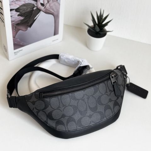 JuzBeauty_JuzBeautyMalaysia_JuzPretty_Authentic_Kbeauty_Malaysia_Skin_Care_Cosmetics_Jbeauty_Health_Care_korean_streetwear_US_Luxury_COACH CJ707 Warren Mini Belt Bag In Signature Canvas In Charcoal 男士胸包2