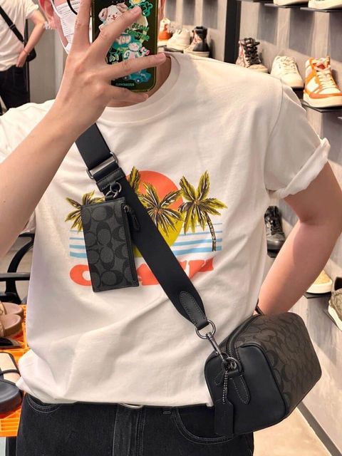 JuzBeauty_JuzBeautyMalaysia_JuzPretty_Authentic_Kbeauty_Malaysia_Skin_Care_Cosmetics_Jbeauty_Health_Care_korean_streetwear_US_Luxury_COACH CJ674 Axel Crossbody In Signature Canvas In Qb Charcoal 男士斜挎包1.jpg