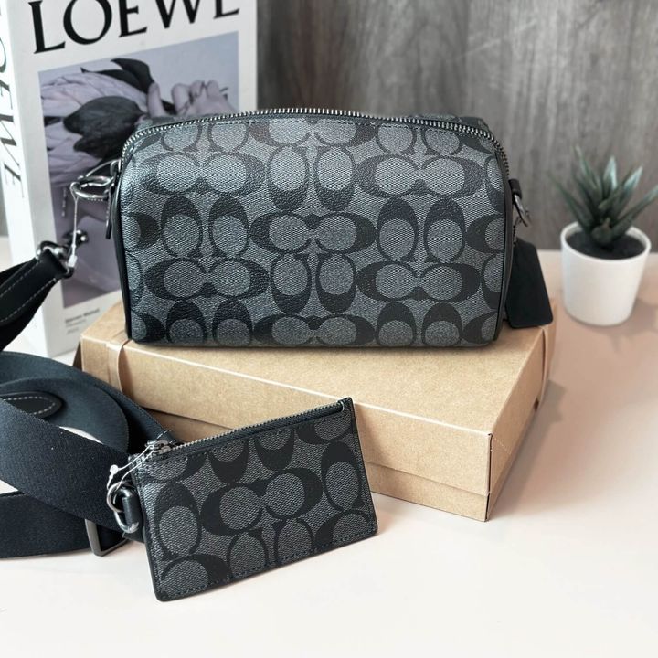 JuzBeauty_JuzBeautyMalaysia_JuzPretty_Authentic_Kbeauty_Malaysia_Skin_Care_Cosmetics_Jbeauty_Health_Care_korean_streetwear_US_Luxury_COACH CJ674 Axel Crossbody In Signature Canvas In Qb Charcoal 男士斜挎包2