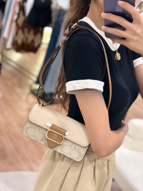 JuzBeauty_JuzBeautyMalaysia_JuzPretty_Authentic_Kbeauty_Malaysia_Skin_Care_Cosmetics_Jbeauty_Health_Care_korean_streetwear_US_Luxury_COACH CR254 Morgan Crossbody In Blocked Signature Canvas In Khaki 斜挎包6