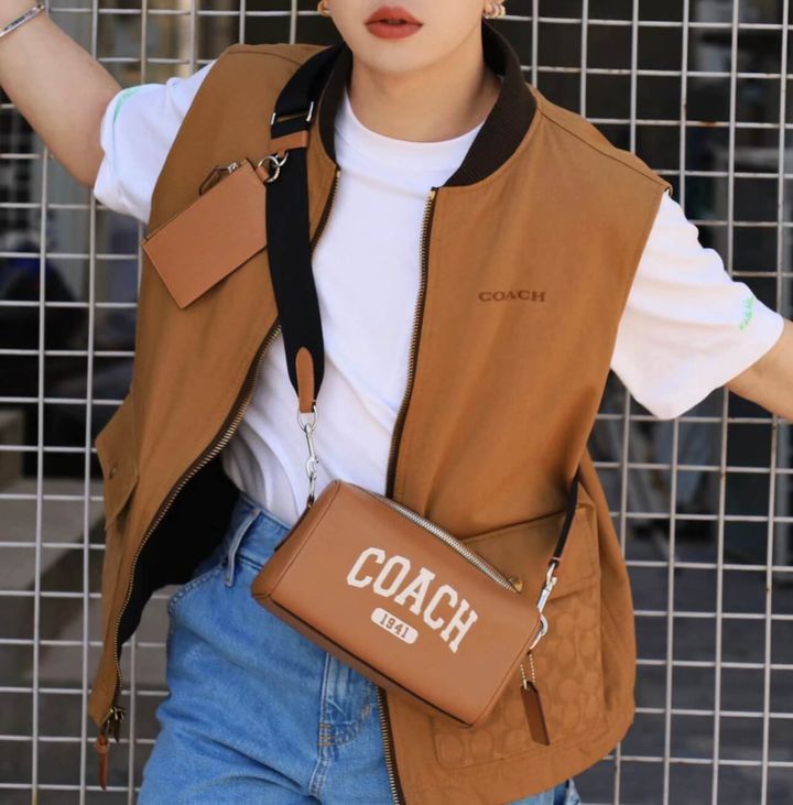 JuzBeauty_JuzBeautyMalaysia_JuzPretty_Authentic_Kbeauty_Malaysia_Skin_Care_Cosmetics_Jbeauty_Health_Care_korean_streetwear_US_Luxury_COACH CR184 Axel Crossbody With Varsity Light Saddle 男士斜挎包4.jpg
