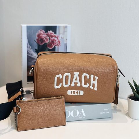 JuzBeauty_JuzBeautyMalaysia_JuzPretty_Authentic_Kbeauty_Malaysia_Skin_Care_Cosmetics_Jbeauty_Health_Care_korean_streetwear_US_Luxury_COACH CR184 Axel Crossbody With Varsity Light Saddle 男士斜挎包1