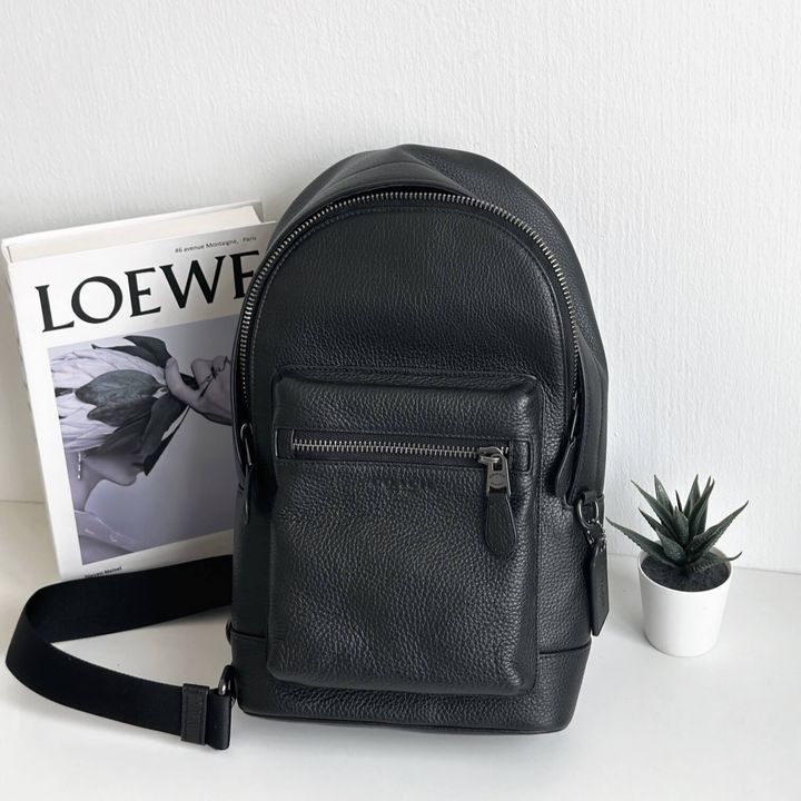 JuzBeauty_JuzBeautyMalaysia_JuzPretty_Authentic_Kbeauty_Malaysia_Skin_Care_Cosmetics_Jbeauty_Health_Care_korean_streetwear_US_Luxury_COACH 2540 West Pack In Black 男款胸包2