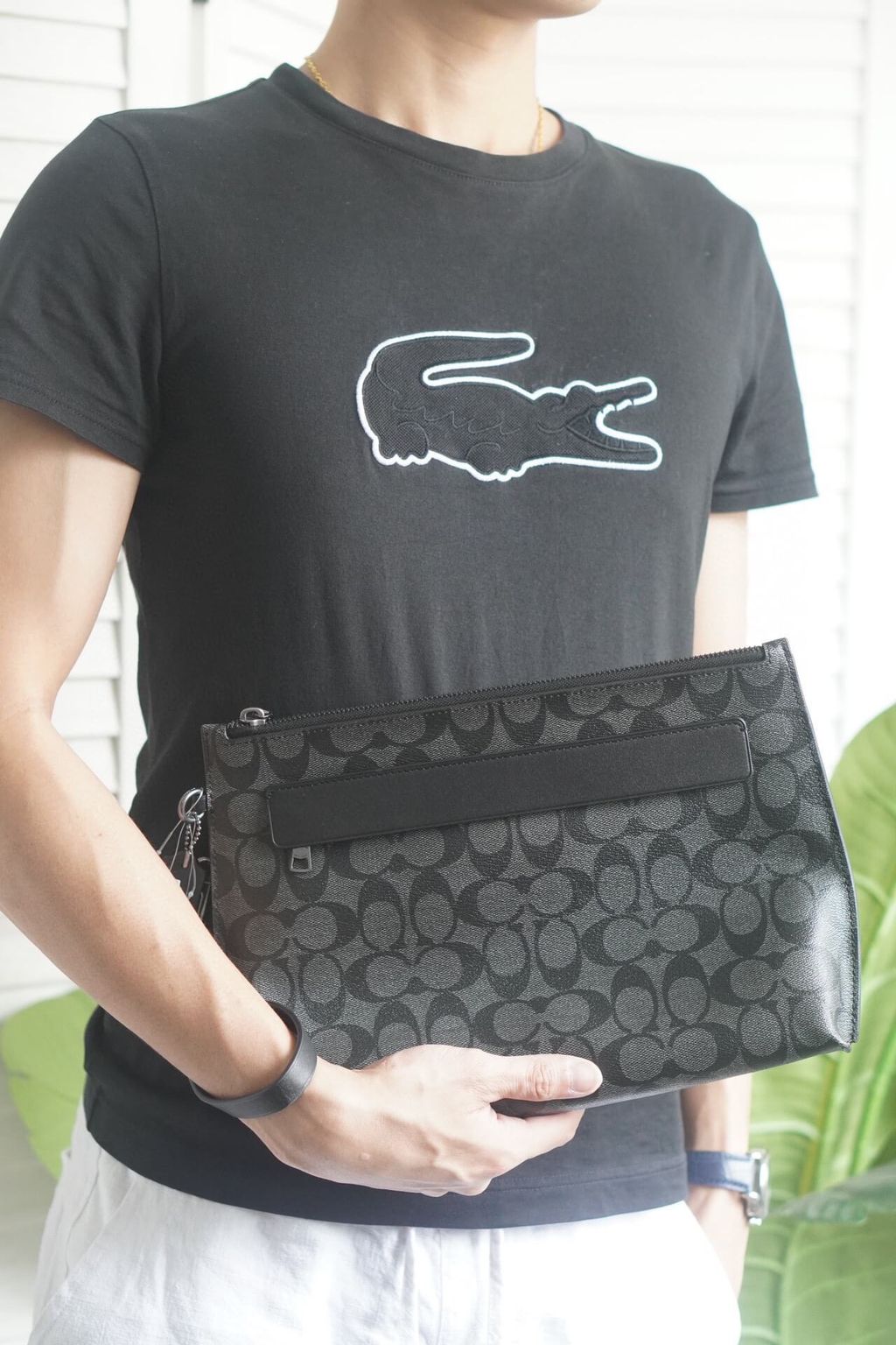 JuzBeauty_JuzBeautyMalaysia_JuzPretty_Authentic_Kbeauty_Malaysia_Skin_Care_Cosmetics_Jbeauty_Health_Care_korean_streetwear_US_Luxury_COACH F29508 Carryall Pouch In Signature Canvas In Charcoal Black 男款手拿包1.jpg