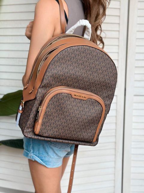 JuzBeauty_JuzBeautyMalaysia_JuzPretty_Authentic_Kbeauty_Malaysia_Skin_Care_Cosmetics_Jbeauty_Health_Care_korean_streetwear_US_Luxury_MICHAEL KORS 35S2G8TB7B Jaycee Large Logo Backpack In Brown 背包1