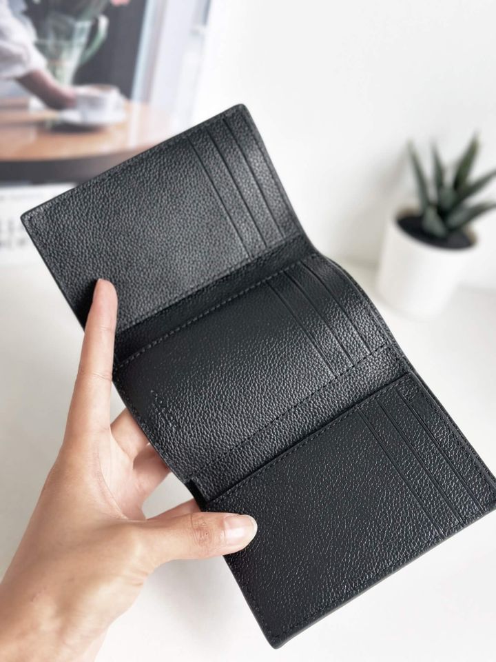 JuzBeauty_JuzBeautyMalaysia_JuzPretty_Authentic_Kbeauty_Malaysia_Skin_Care_Cosmetics_Jbeauty_Health_Care_korean_streetwear_US_Luxury_COACH 23845 Trifold Wallet Sport Calf Leather In Black 男款钱包1.jpg