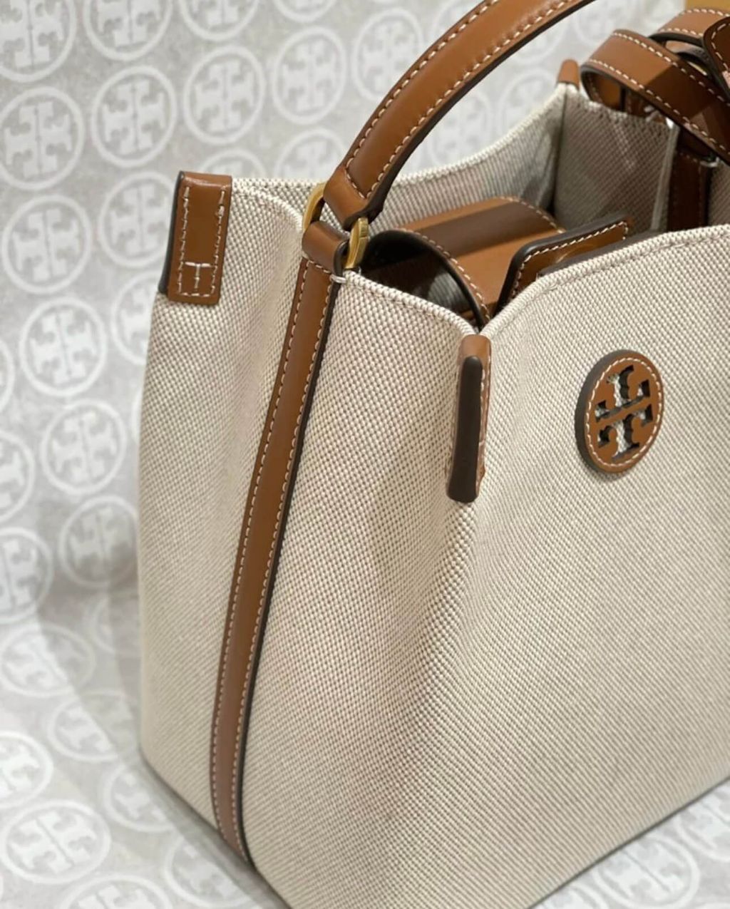 JuzBeauty_JuzBeautyMalaysia_JuzPretty_Authentic_Kbeauty_Malaysia_Skin_Care_Cosmetics_Jbeauty_Health_Care_korean_streetwear_US_Luxury_TORY BURCH 86843 Blake Canvas Bucket Bag In Classic Cuoio 水桶包7