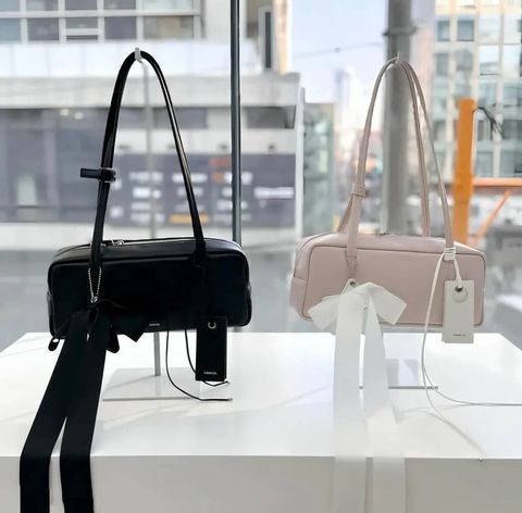 JuzBeauty-JuzBeautyMalaysia-JuzPretty-Authentic-Kbeauty-Malaysia-Skin-Care-Cosmetics-Jbeauty-Health-Care-korean-streetwear-STAND OIL More Baguette Bag StandOil 法棍包2