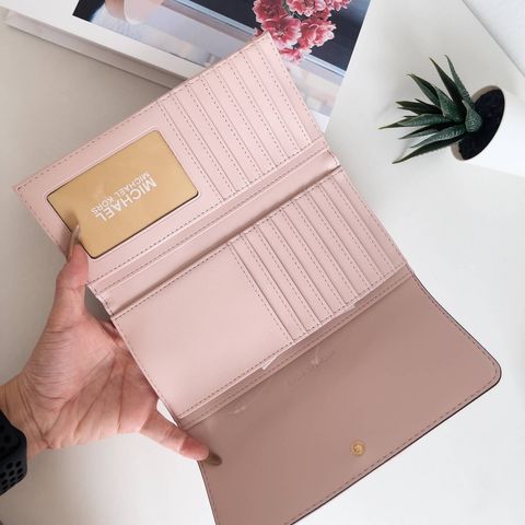 JuzBeauty_JuzBeautyMalaysia_JuzPretty_Authentic_Kbeauty_Malaysia_Skin_Care_Cosmetics_Jbeauty_Health_Care_korean_streetwear_US_Luxury_MICHAEL KORS 35R4GTVF9V Jet Set Travel Soft Quilted Leather Large Trifold Wallet In Powder Blush 长钱包1