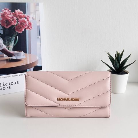 JuzBeauty_JuzBeautyMalaysia_JuzPretty_Authentic_Kbeauty_Malaysia_Skin_Care_Cosmetics_Jbeauty_Health_Care_korean_streetwear_US_Luxury_MICHAEL KORS 35R4GTVF9V Jet Set Travel Soft Quilted Leather Large Trifold Wallet In Powder Blush 长钱包2
