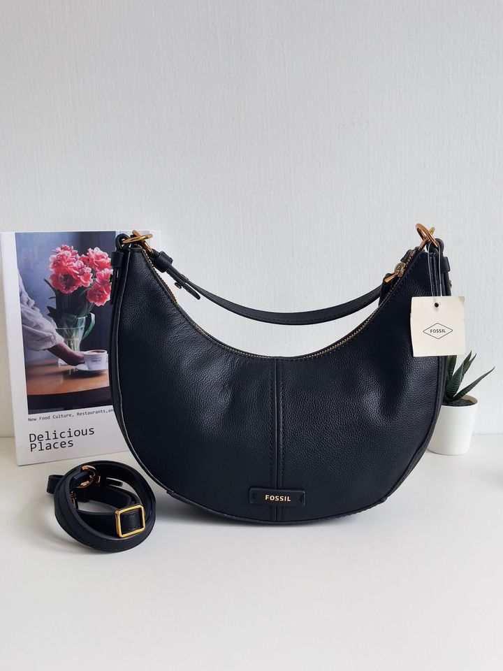 JuzBeauty_JuzBeautyMalaysia_JuzPretty_Authentic_Kbeauty_Malaysia_Skin_Care_Cosmetics_Jbeauty_Health_Care_korean_streetwear_US_Luxury_FOSSIL SHB3164001KH Shae Small Hobo In Black 腋下包3