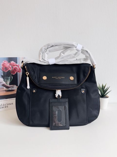 JuzBeauty_JuzBeautyMalaysia_JuzPretty_Authentic_Kbeauty_Malaysia_Skin_Care_Cosmetics_Jbeauty_Health_Care_korean_streetwear_US_Luxury_MARC JACOBS M0014625 Preppy Natasha Nylon Crossbody In Black 斜挎包3