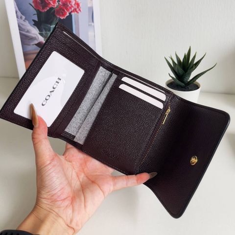 JuzBeauty_JuzBeautyMalaysia_JuzPretty_Authentic_Kbeauty_Malaysia_Skin_Care_Cosmetics_Jbeauty_Health_Care_korean_streetwear_US_Luxury_COACH CF427 Small Trifold Wallet In Black 钱包1
