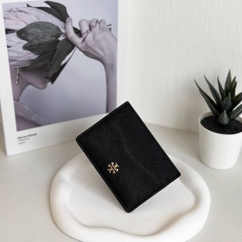JuzBeauty_JuzBeautyMalaysia_JuzPretty_Authentic_Kbeauty_Malaysia_Skin_Care_Cosmetics_Jbeauty_Health_Care_korean_streetwear_US_Luxury_TORY BURCH 136101 0522 Emerson Slim Card Case In Black 卡包1