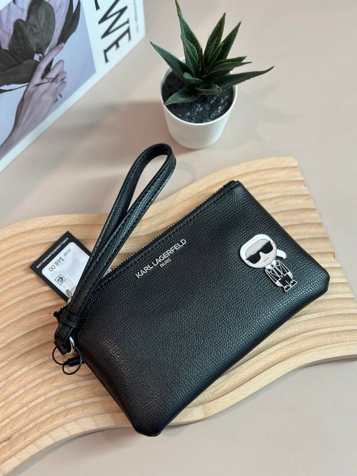 JuzBeauty_JuzBeautyMalaysia_JuzPretty_Authentic_Kbeauty_Malaysia_Skin_Care_Cosmetics_Jbeauty_Health_Care_korean_streetwear_US_Luxury_KARL LAGERFELD LH7LU7AV Maybelle Karl Sunglasses Wristlet 手拿包1