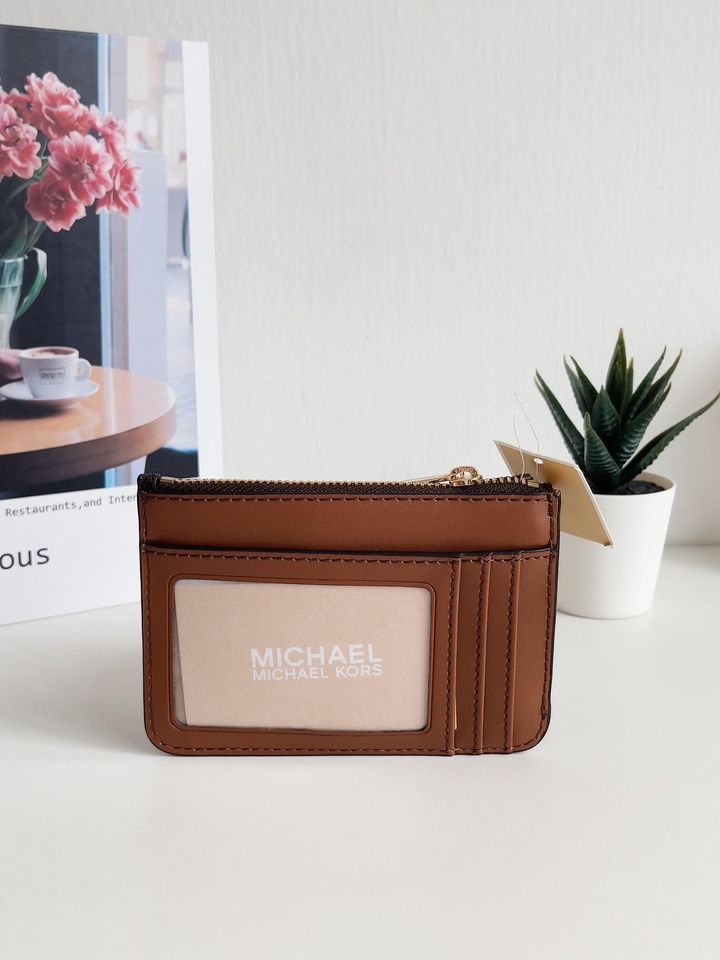 JuzBeauty_JuzBeautyMalaysia_JuzPretty_Authentic_Kbeauty_Malaysia_Skin_Care_Cosmetics_Jbeauty_Health_Care_korean_streetwear_US_Luxury_MICHAEL KORS 35H9GTVP1B Jet Set Travel Small Top Zip Coin Pouch With ID Window In Brown 卡包2