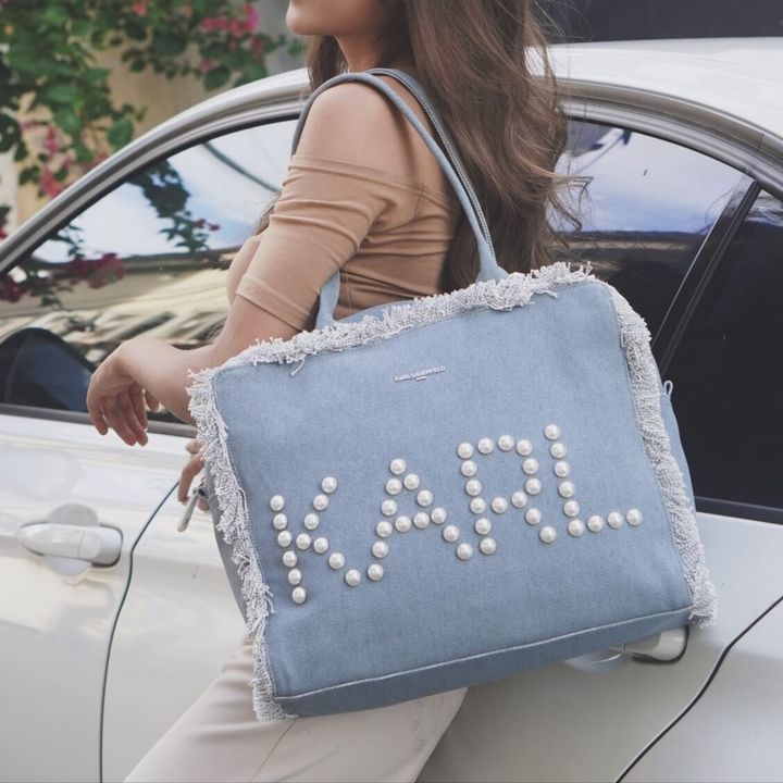 JuzBeauty_JuzBeautyMalaysia_JuzPretty_Authentic_Kbeauty_Malaysia_Skin_Care_Cosmetics_Jbeauty_Health_Care_korean_streetwear_US_Luxury_KARL LAGERFELD LH3AG2CJ Margot Fringe Canvas Zip Tote In Light Wash 托特包3