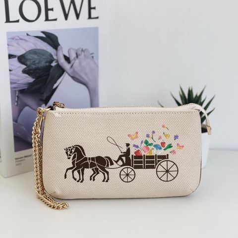 JuzBeauty_JuzBeautyMalaysia_JuzPretty_Authentic_Kbeauty_Malaysia_Skin_Care_Cosmetics_Jbeauty_Health_Care_korean_streetwear_US_Luxury_COACH C8725 Large Wristlet 19 With Dreamy Veggie Horse And Carriage In Natural Multi 手拿包3