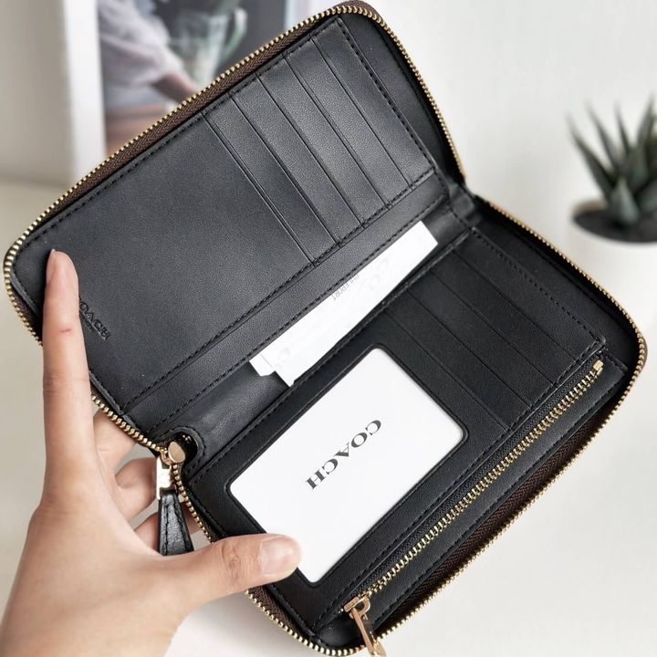 JuzBeauty_JuzBeautyMalaysia_JuzPretty_Authentic_Kbeauty_Malaysia_Skin_Care_Cosmetics_Jbeauty_Health_Care_korean_streetwear_US_Luxury_COACH 88913 Medium Id Zip Wallet In Signature Canvas in Brown Black 长钱包2