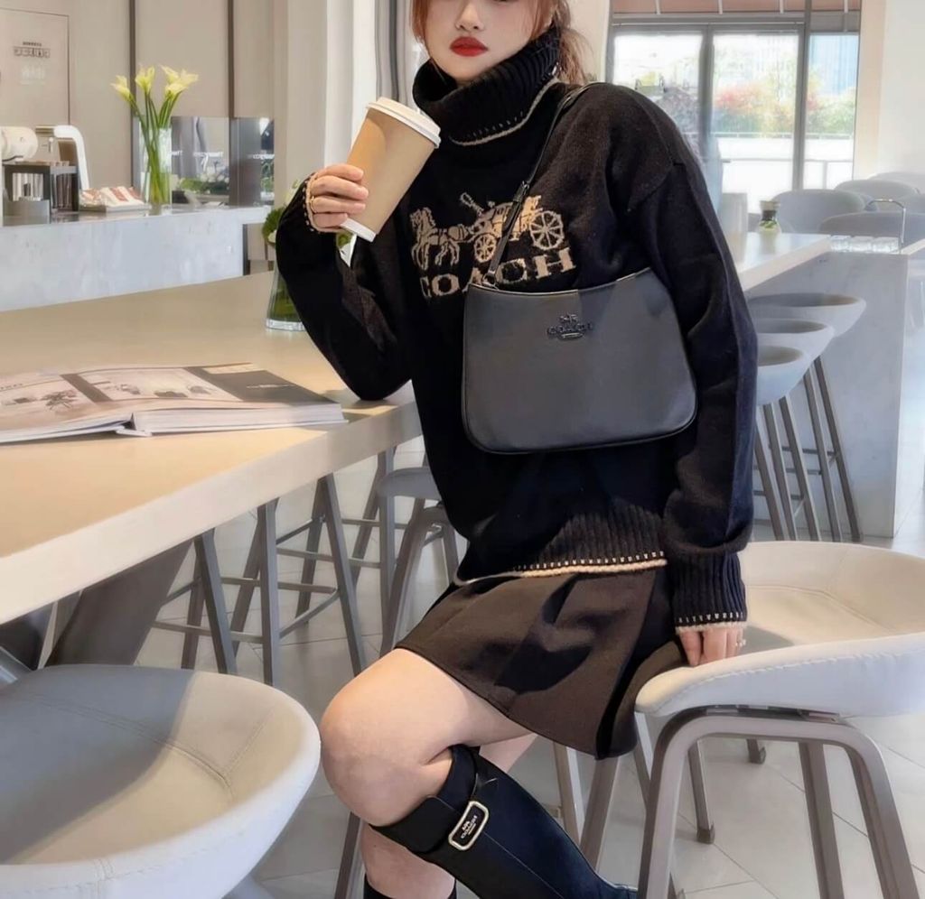 JuzBeauty_JuzBeautyMalaysia_JuzPretty_Authentic_Kbeauty_Malaysia_Skin_Care_Cosmetics_Jbeauty_Health_Care_korean_streetwear_US_Luxury_COACH CP101 Penelope Shoulder Bag In Black 腋下包6