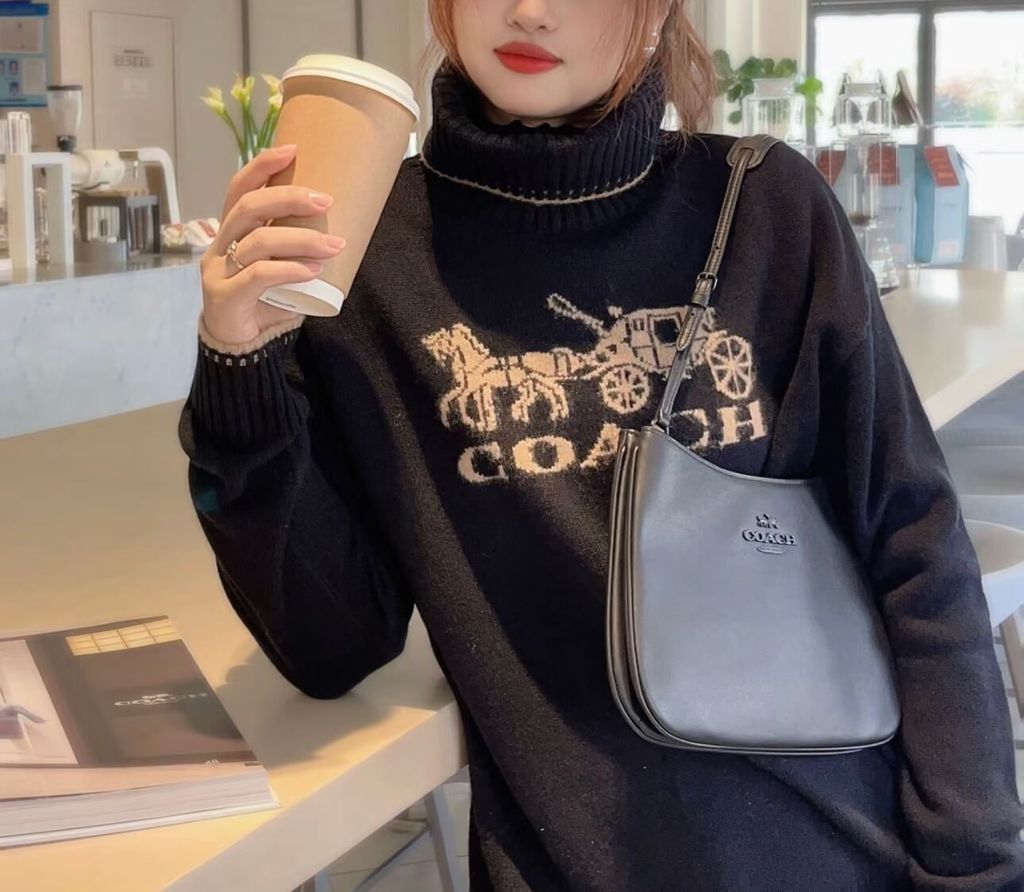 JuzBeauty_JuzBeautyMalaysia_JuzPretty_Authentic_Kbeauty_Malaysia_Skin_Care_Cosmetics_Jbeauty_Health_Care_korean_streetwear_US_Luxury_COACH CP101 Penelope Shoulder Bag In Black 腋下包5